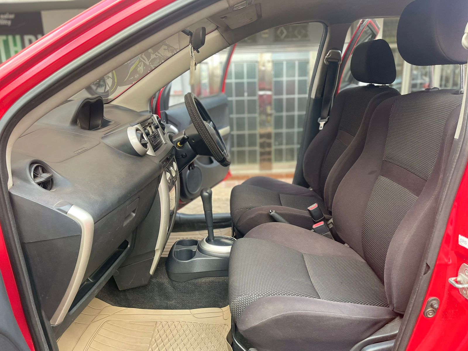 2003 Toyota IST