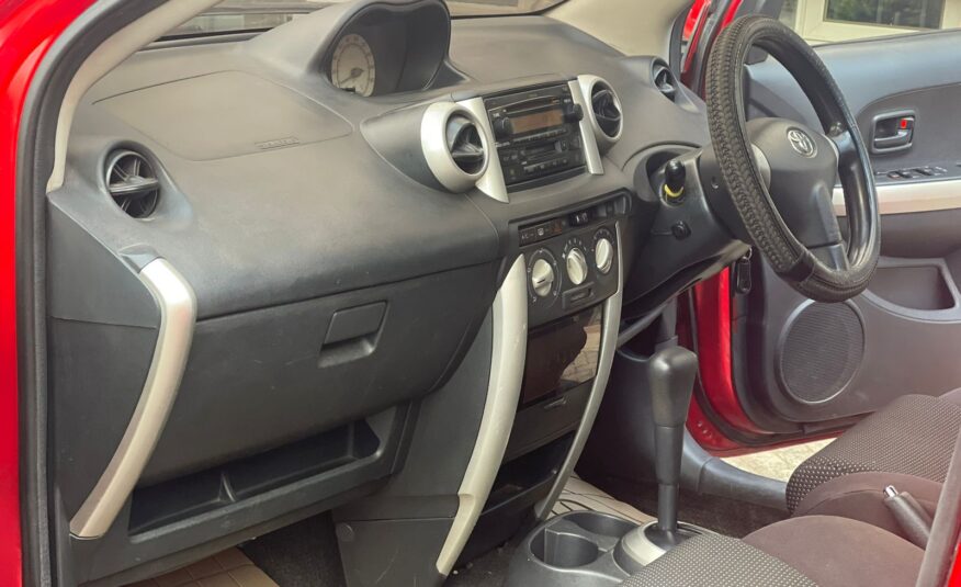 2003 Toyota IST