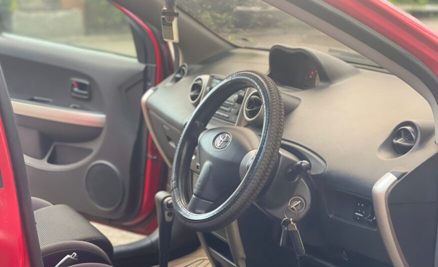 2003 Toyota IST
