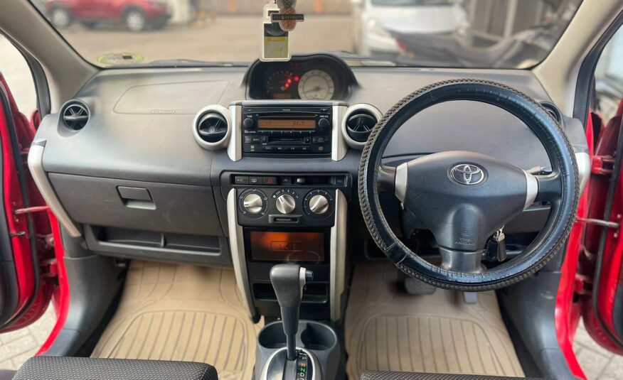 2003 Toyota IST