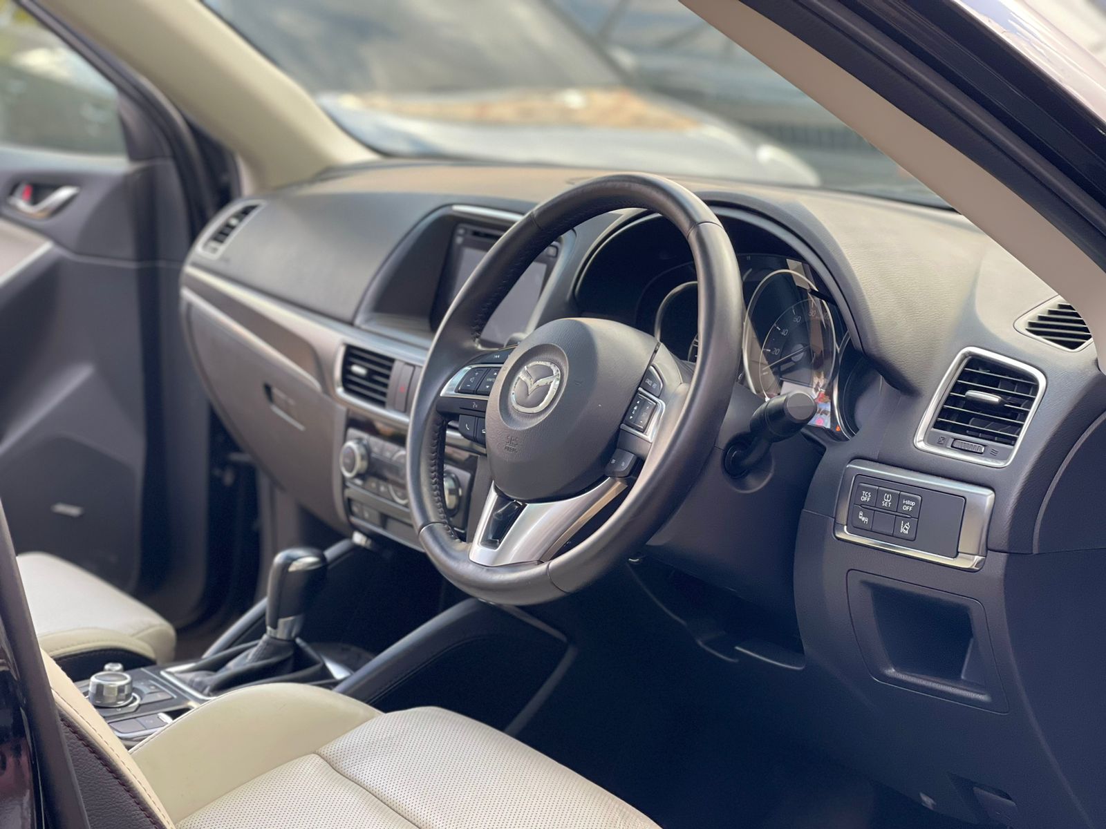 2015 Mazda CX-5 (Sunroof)
