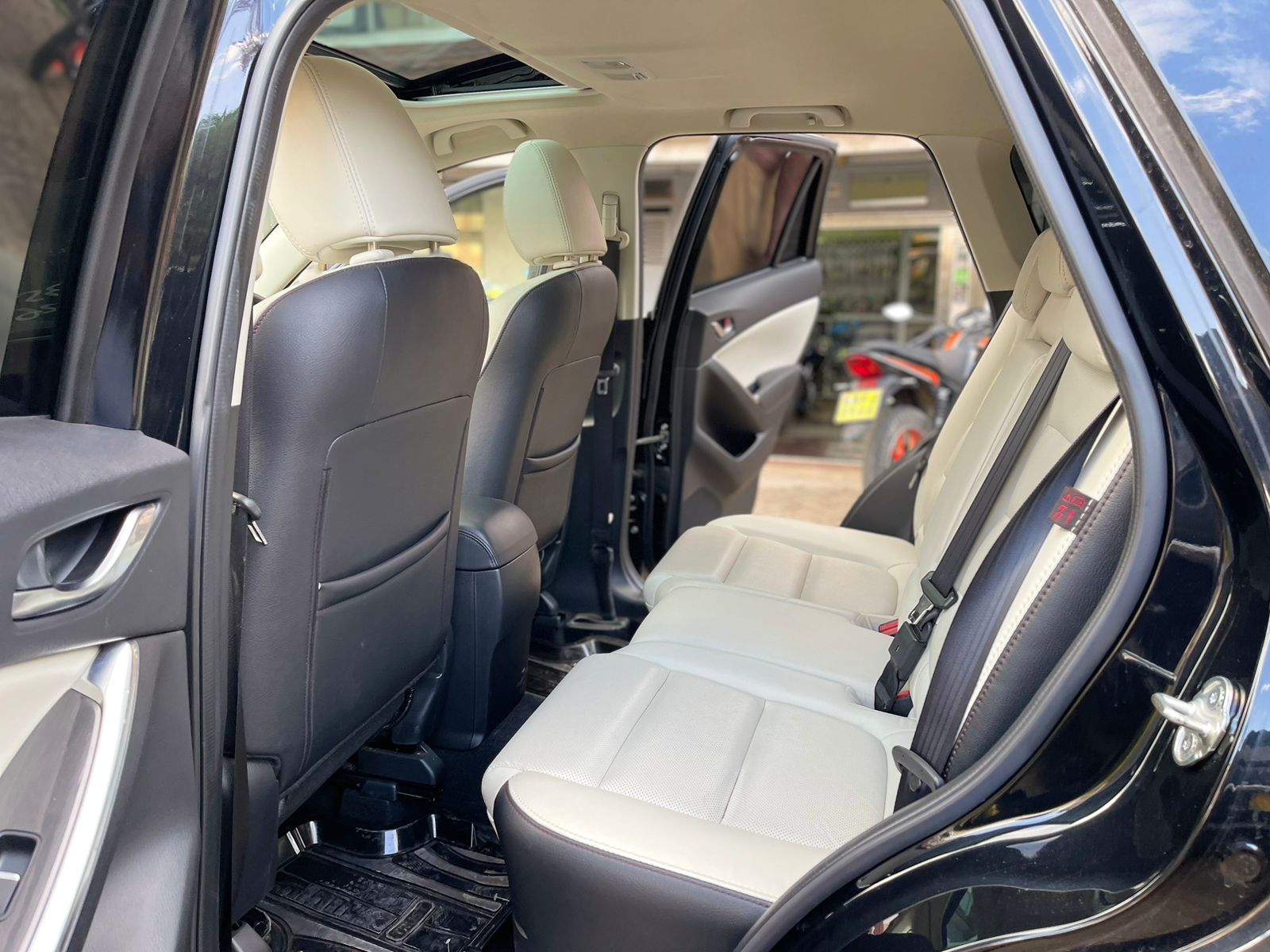 2015 Mazda CX-5 (Sunroof)