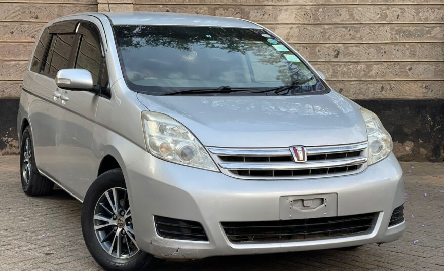 2010 Toyota Isis