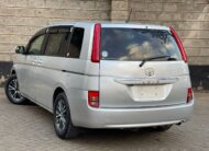 2010 Toyota Isis