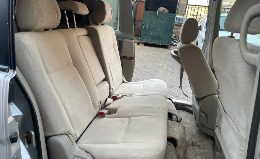 2010 Toyota Isis
