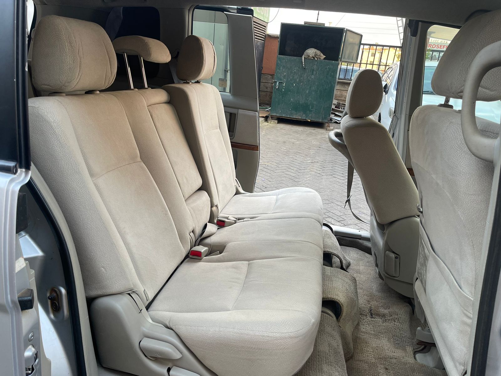 2010 Toyota Isis