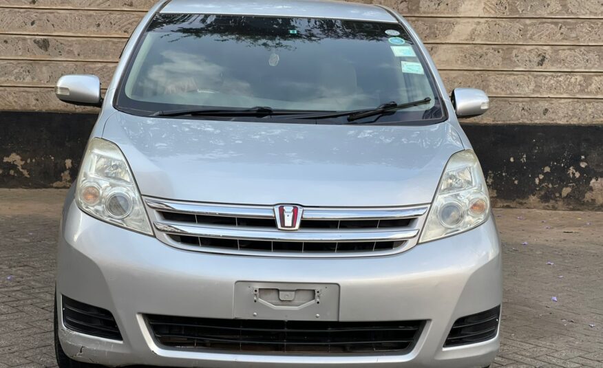 2010 Toyota Isis