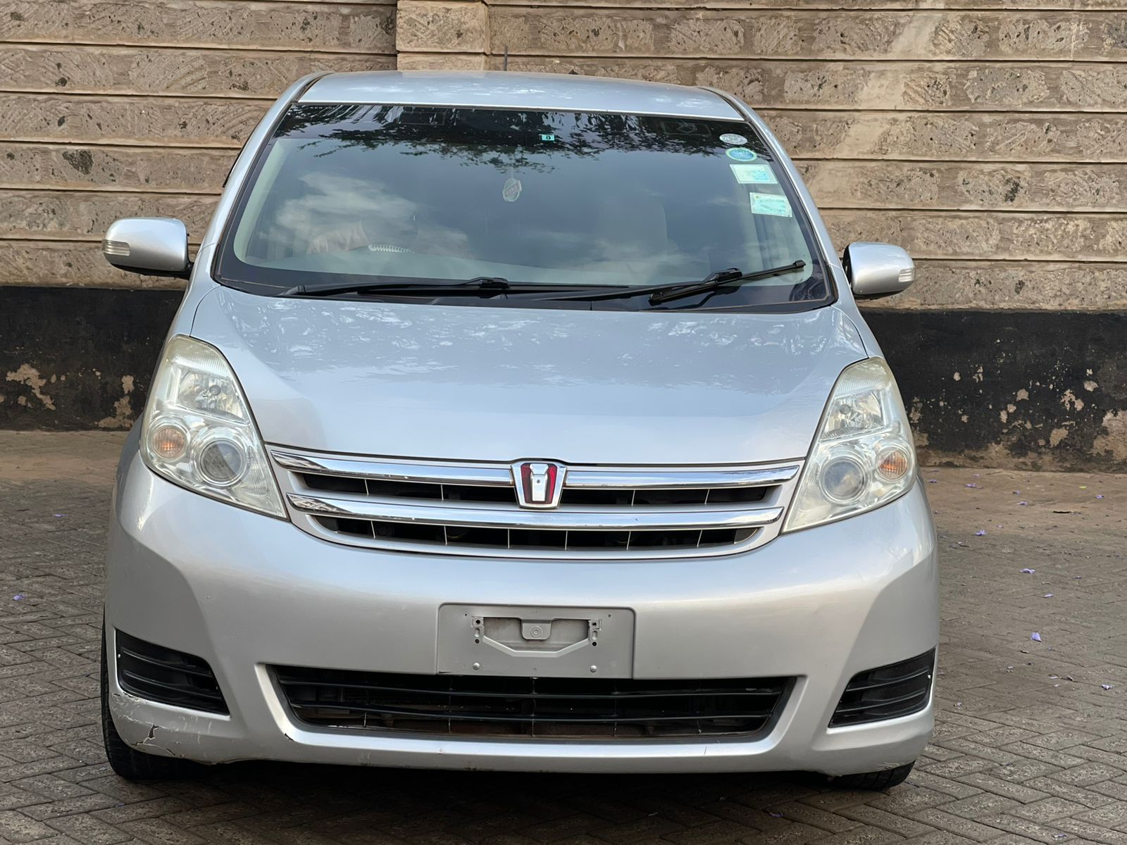 2010 Toyota Isis