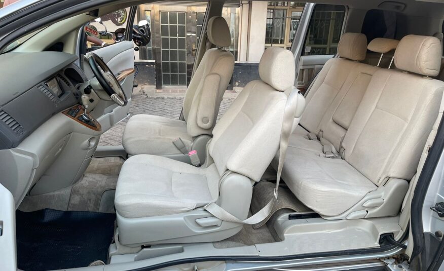 2010 Toyota Isis