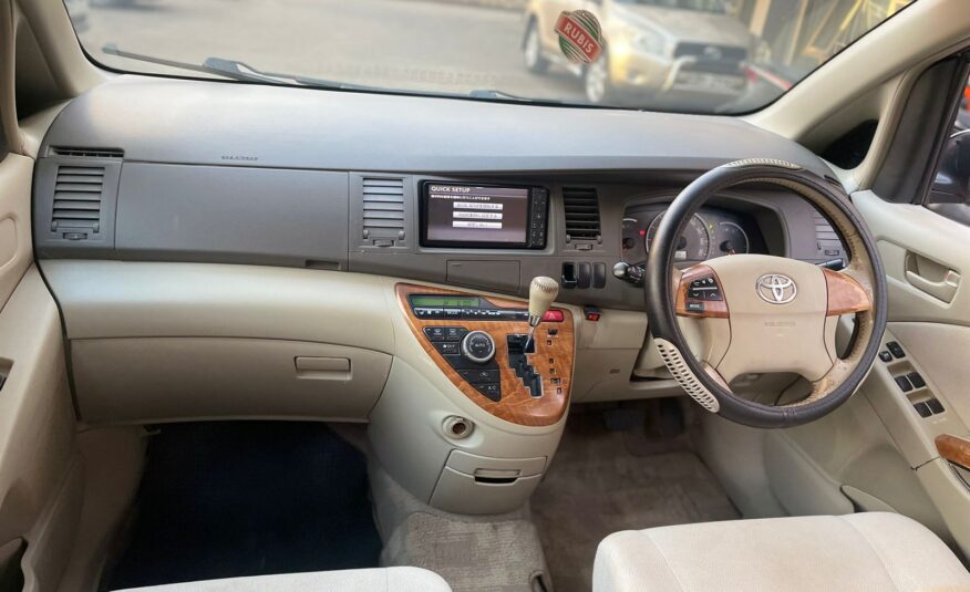 2010 Toyota Isis