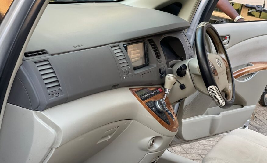 2010 Toyota Isis