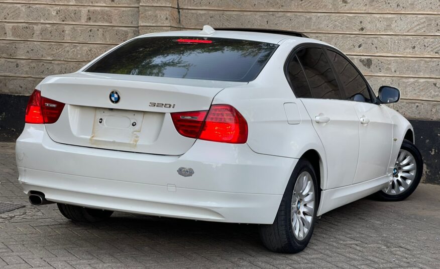 2009 BMW 320I