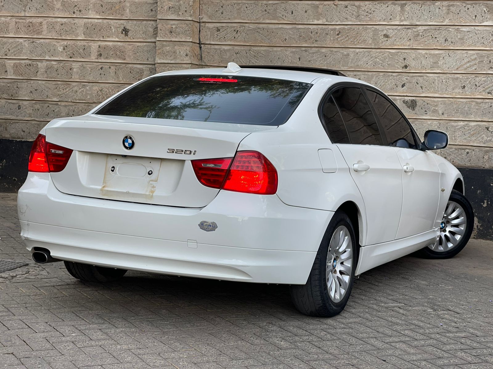 2009 BMW 320I