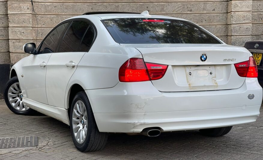2009 BMW 320I