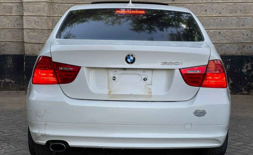 2009 BMW 320I