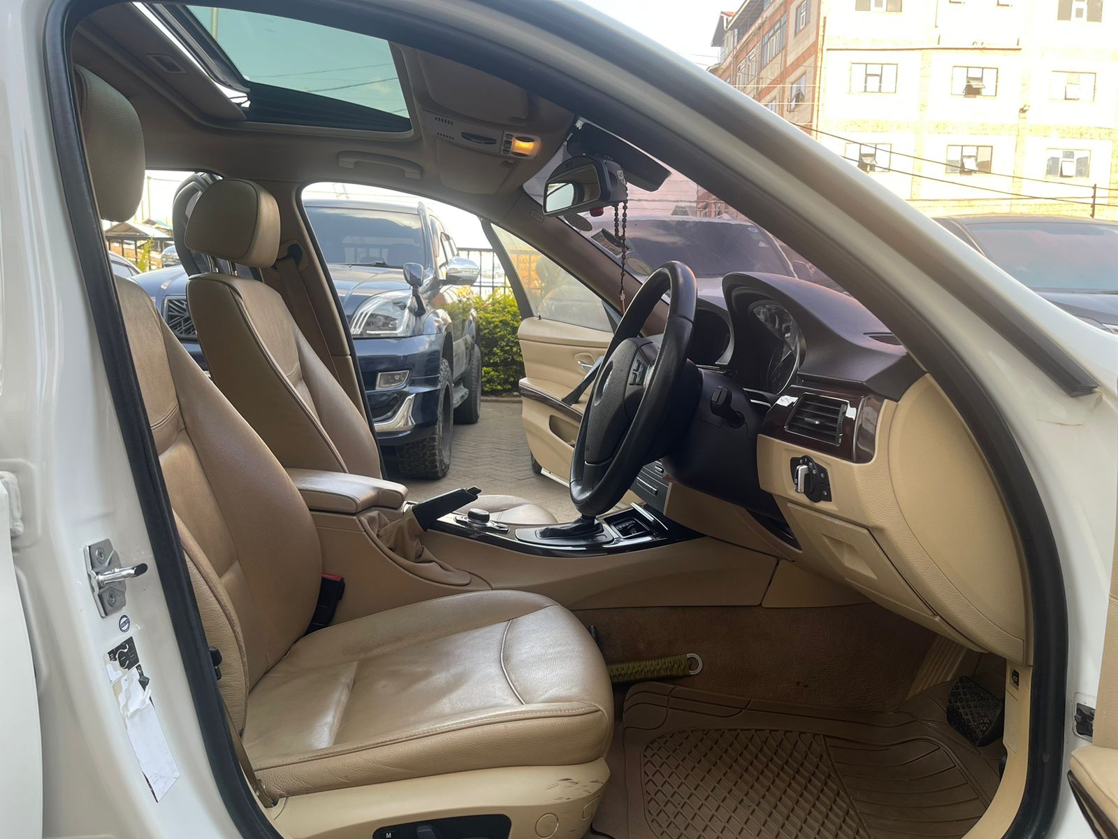 2009 BMW 320I