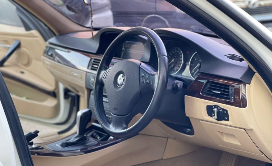 2009 BMW 320I