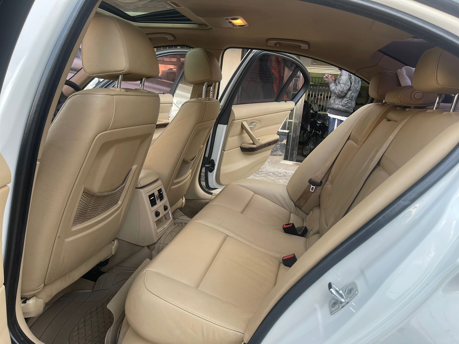 2009 BMW 320I