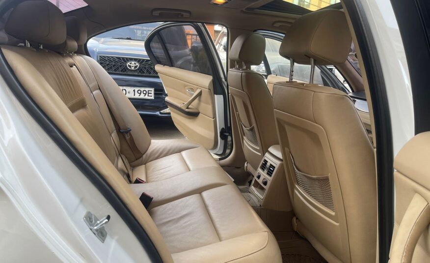2009 BMW 320I