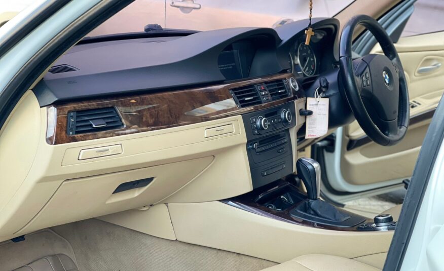 2009 BMW 320I