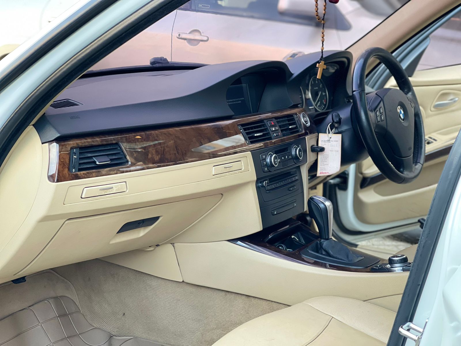 2009 BMW 320I