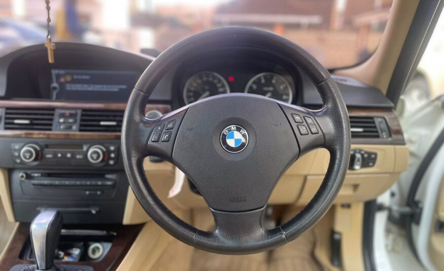 2009 BMW 320I