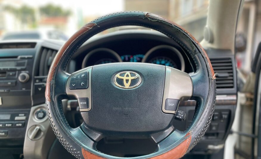 2008 Toyota Landcruiser V8