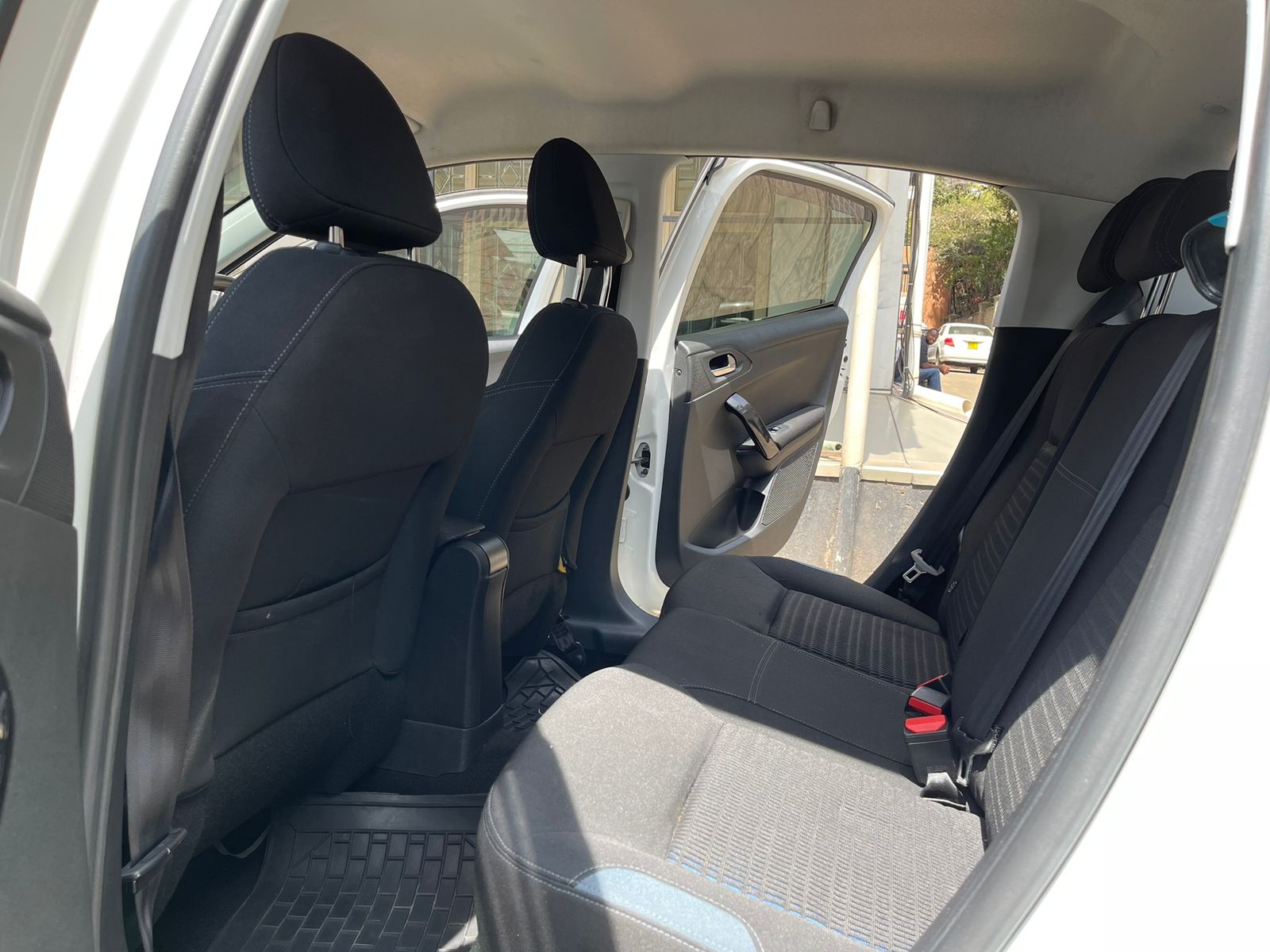 2013 Peugeot 208