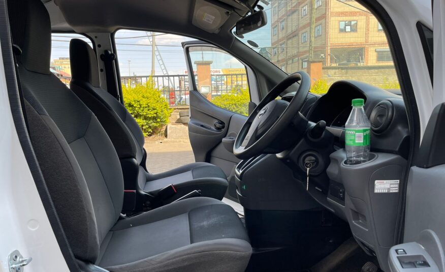 2015 Nissan NV200 White