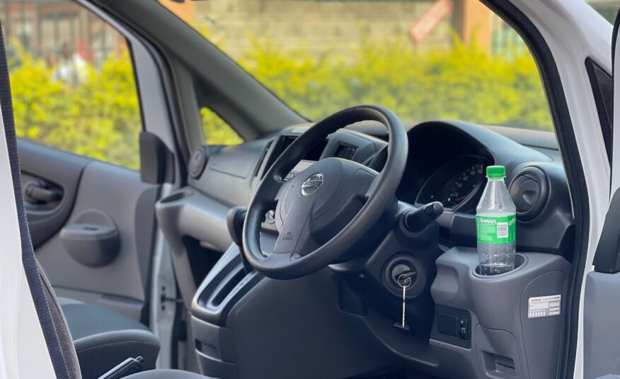 2015 Nissan NV200 White