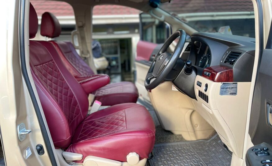 2012 Toyota Alphard
