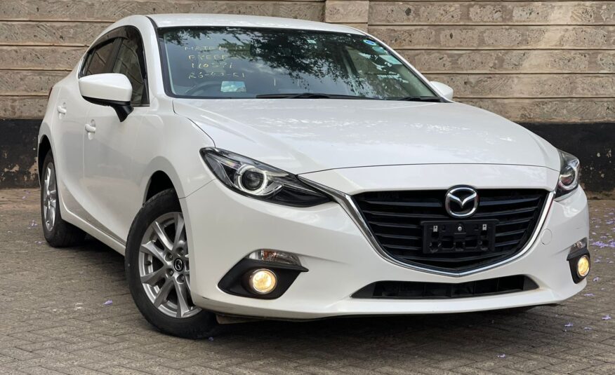 2015 Mazda Axela Pearl White
