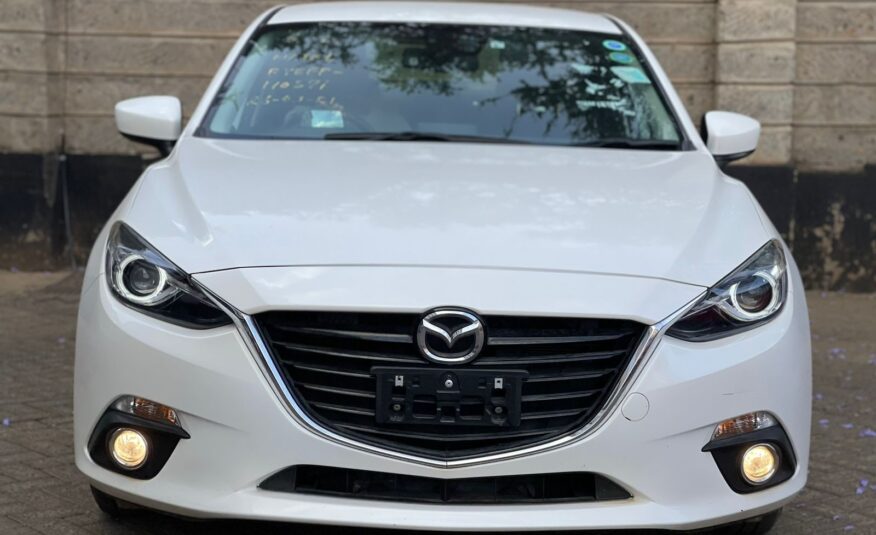 2015 Mazda Axela Pearl White
