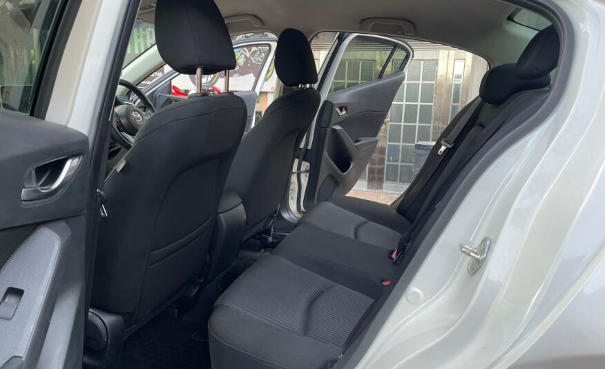 2015 Mazda Axela Pearl White