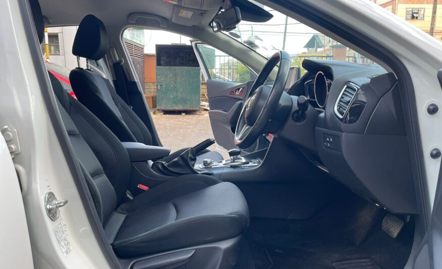 2015 Mazda Axela Pearl White