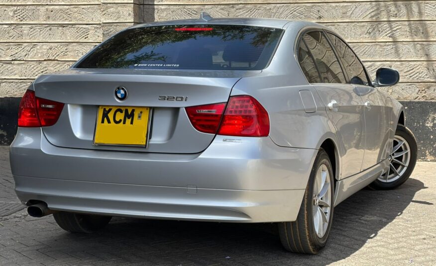 2010 BMW 320I Silver