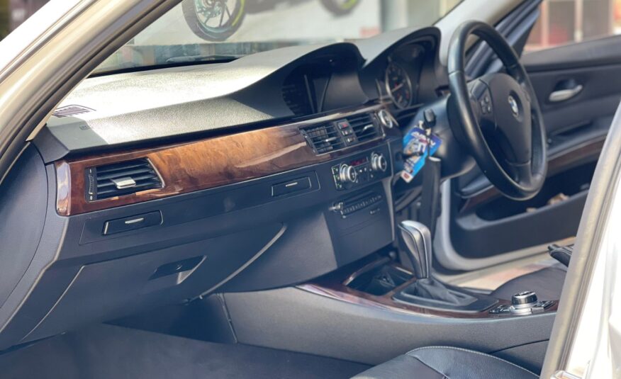 2010 BMW 320I Silver