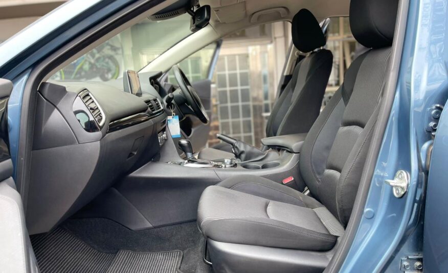 2015 Mazda Axela Blue