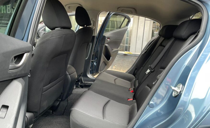 2015 Mazda Axela Blue