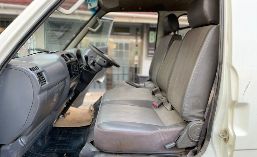 2009 Nissan Vanette