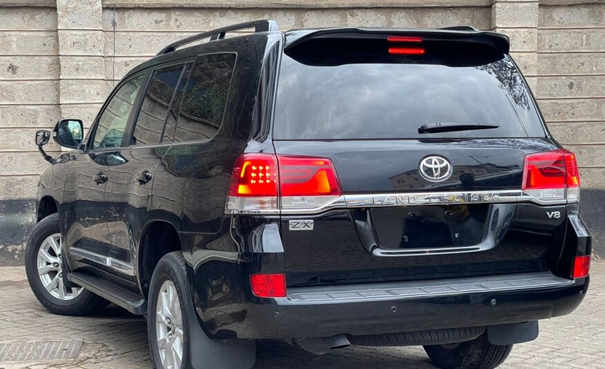 2016 Toyota Landcruiser ZX V8