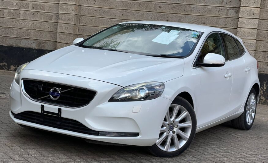 2015 Volvo V40 T4