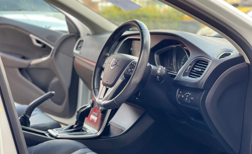 2015 Volvo V40 T4