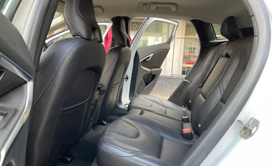 2015 Volvo V40 T4