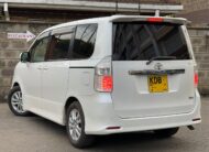 2013 Toyota Noah