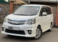 2013 Toyota Noah