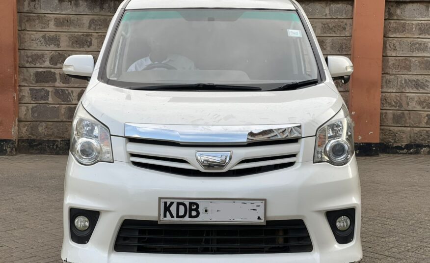 2013 Toyota Noah