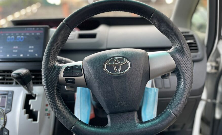 2013 Toyota Noah