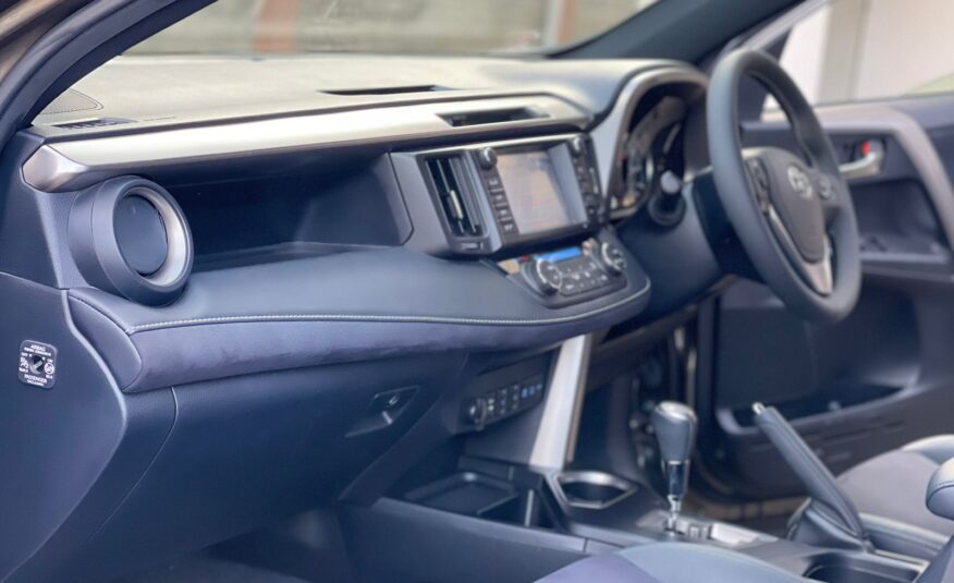 2016 Toyota Rav4 (Hybrid)