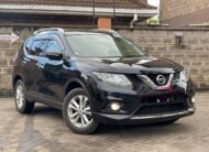 2015 Nissan X-Trail (Sunroof)